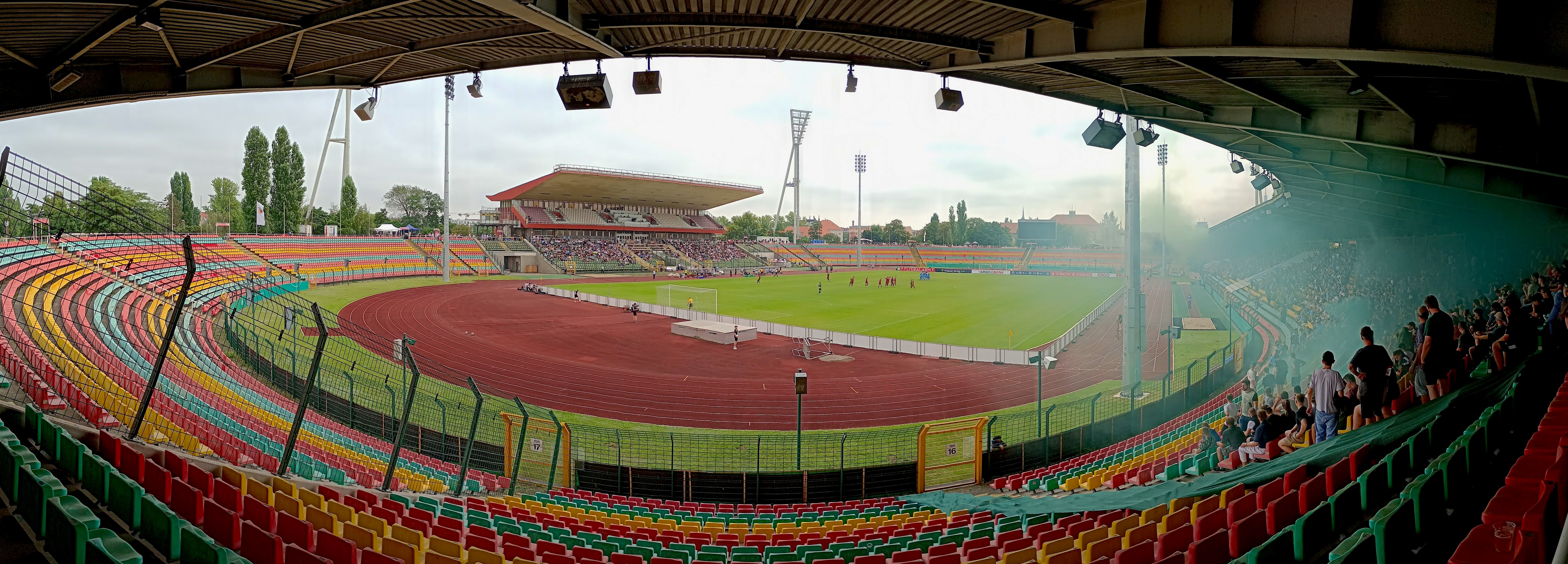 F.-L.-Jahn-Sportpark: FC Viktoria 1889 Berlin – FC Augsburg