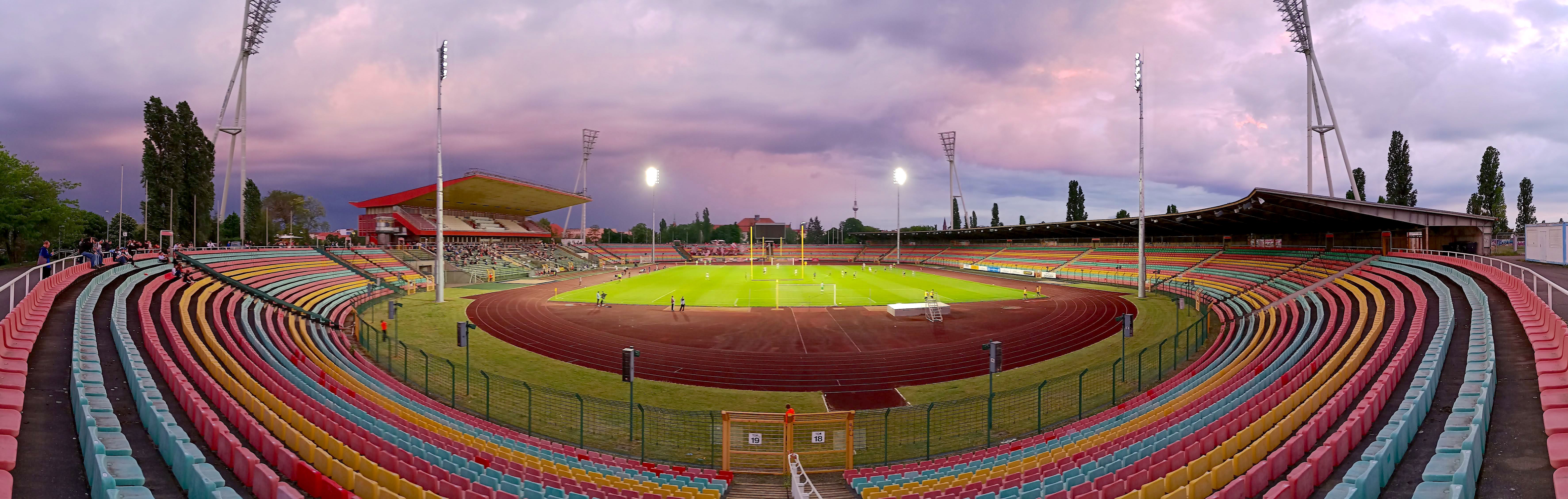 F.-L.-Jahn-Sportpark: Hertha Berliner SC II – FC Rot-Weiß Erfurt