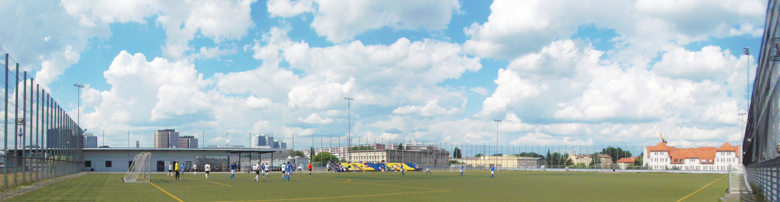 Fußballhimmel: SG Blau-Weiß Friedrichshain – SG Rotation Prenzlauer Berg II