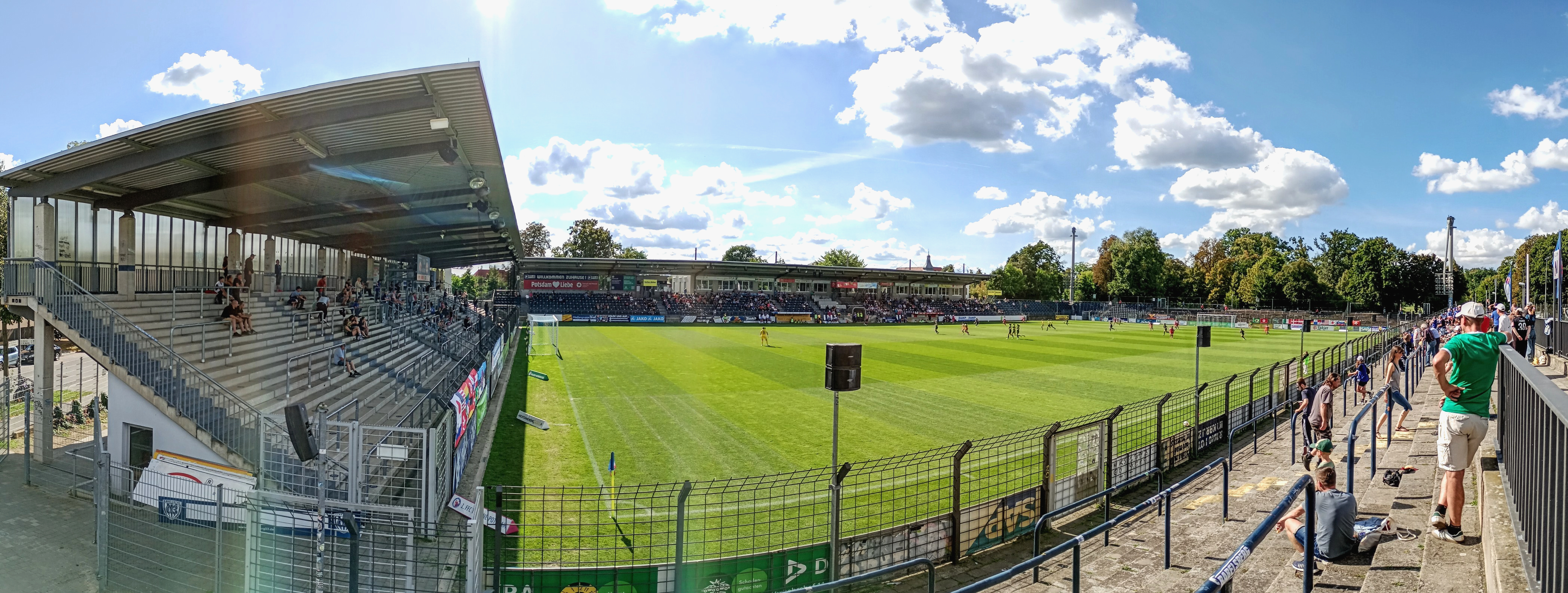 Karl-Liebknecht-Stadion: 1. FFC Turbine Potsdam – SG 99 Andernach