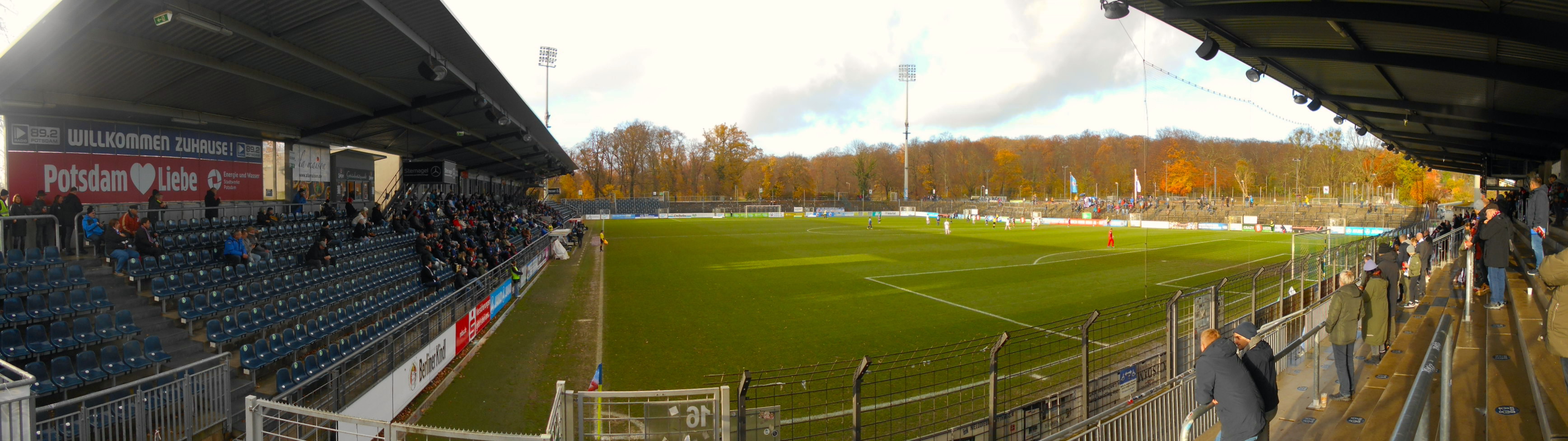 Karl-Liebknecht-Stadion: 1. FFC Turbine Potsdam – SG 99 Andernach