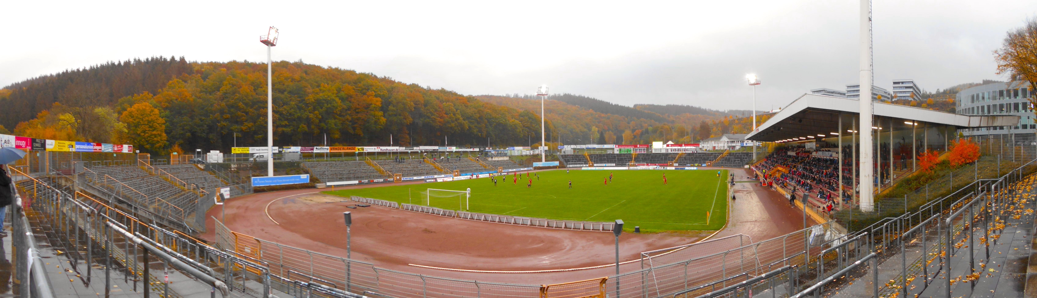 Leimbachstadion: Sportfreunde Siegen – SG Finnentrop / Bamenohl