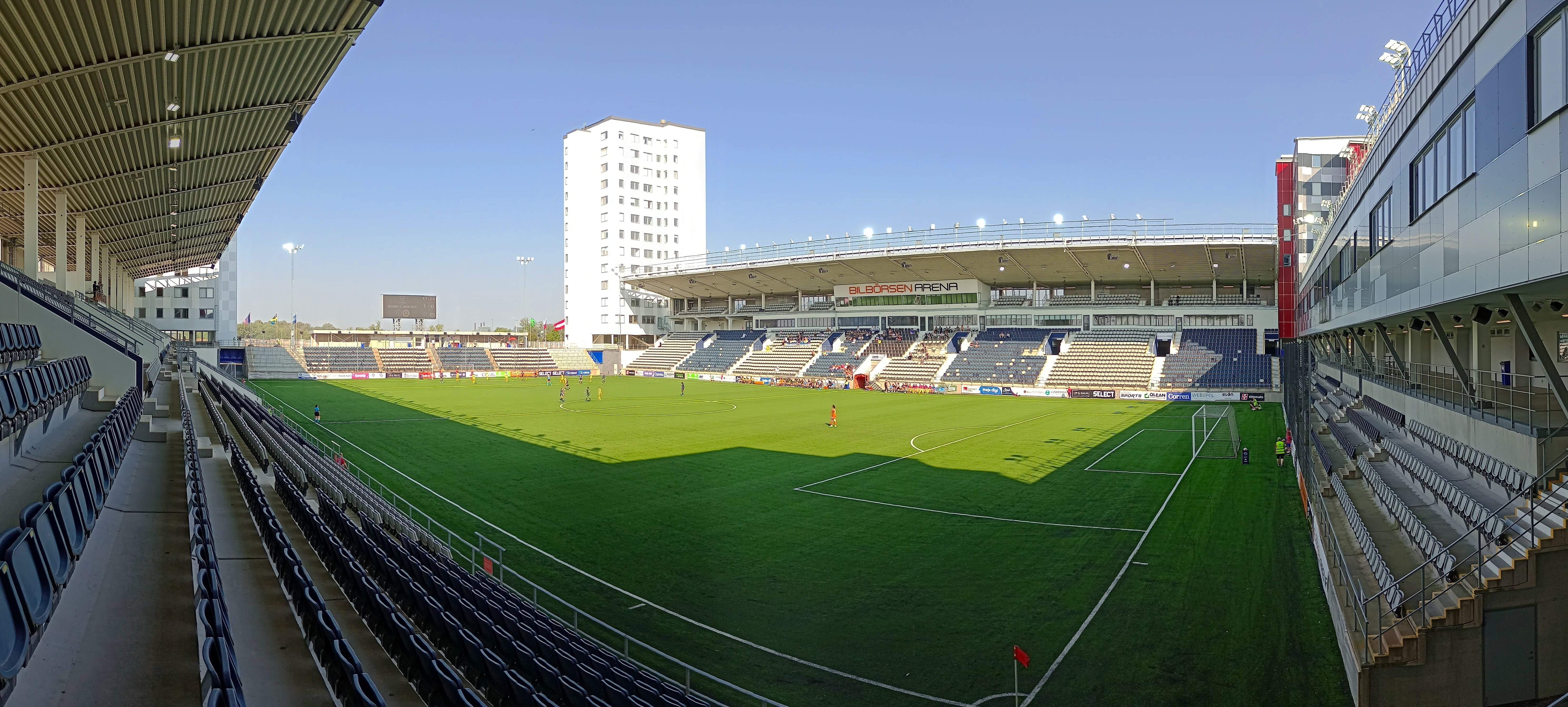 Linköping Arena: Paris FC – First Vienna FC 1894