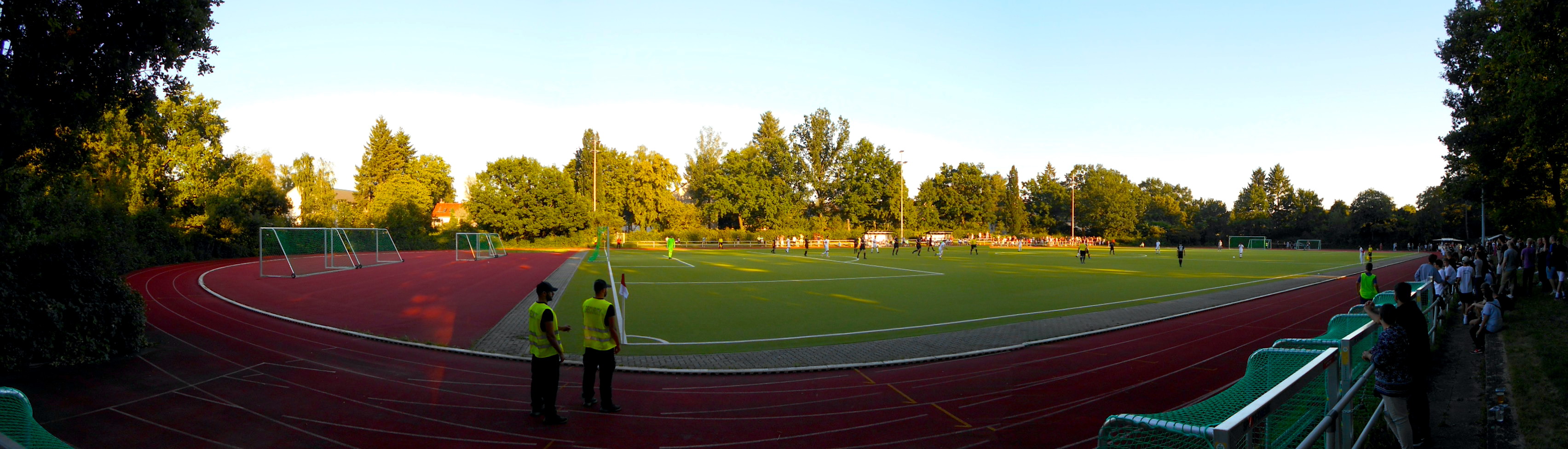 Sportplatz an der Dorfkirche: FC Stern Marienfelde – Berliner SV Al-Dersimspor