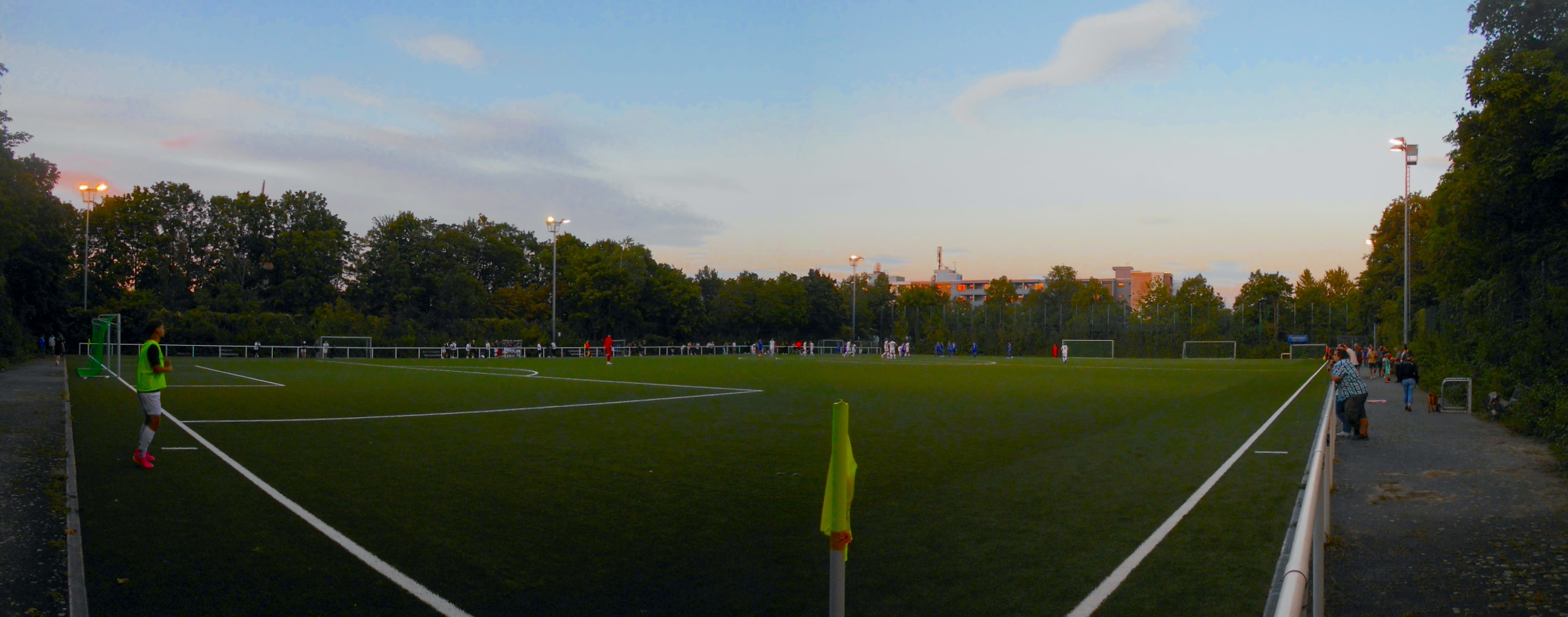 Sportplatz an der Windmühle: SV Stern Britz – Frohnauer SC