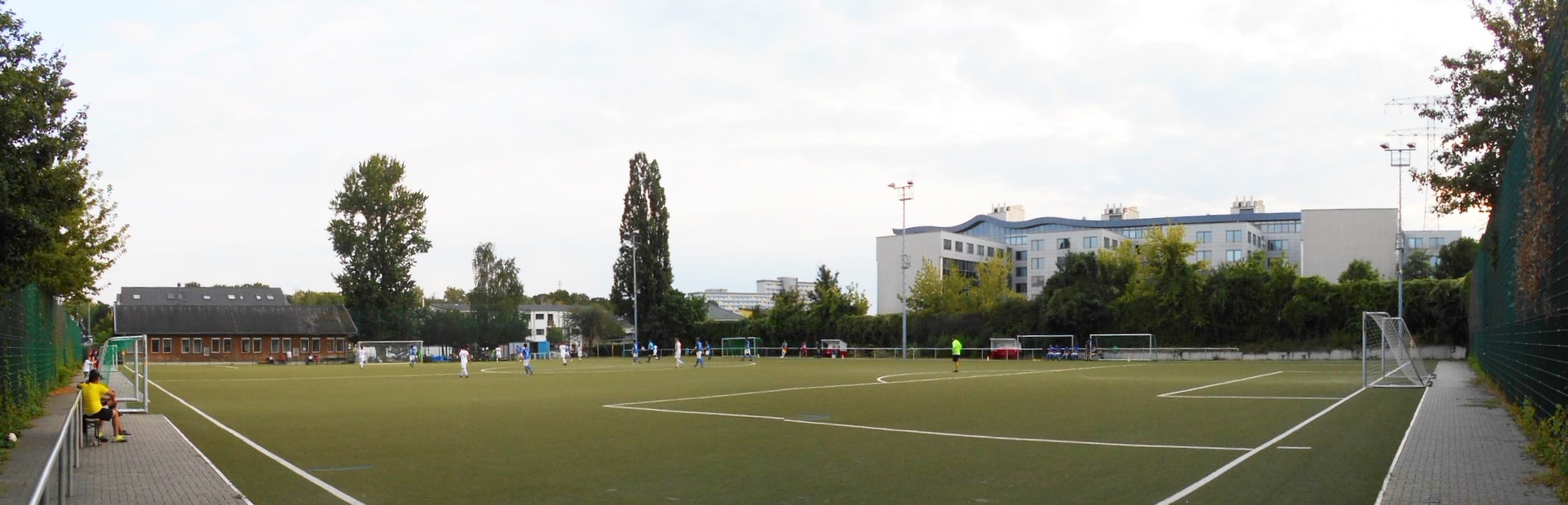 Sportplatz Bornitzstraße: SV Lichtenberg 47 II – SG Blau-Weiß Friedrichshain