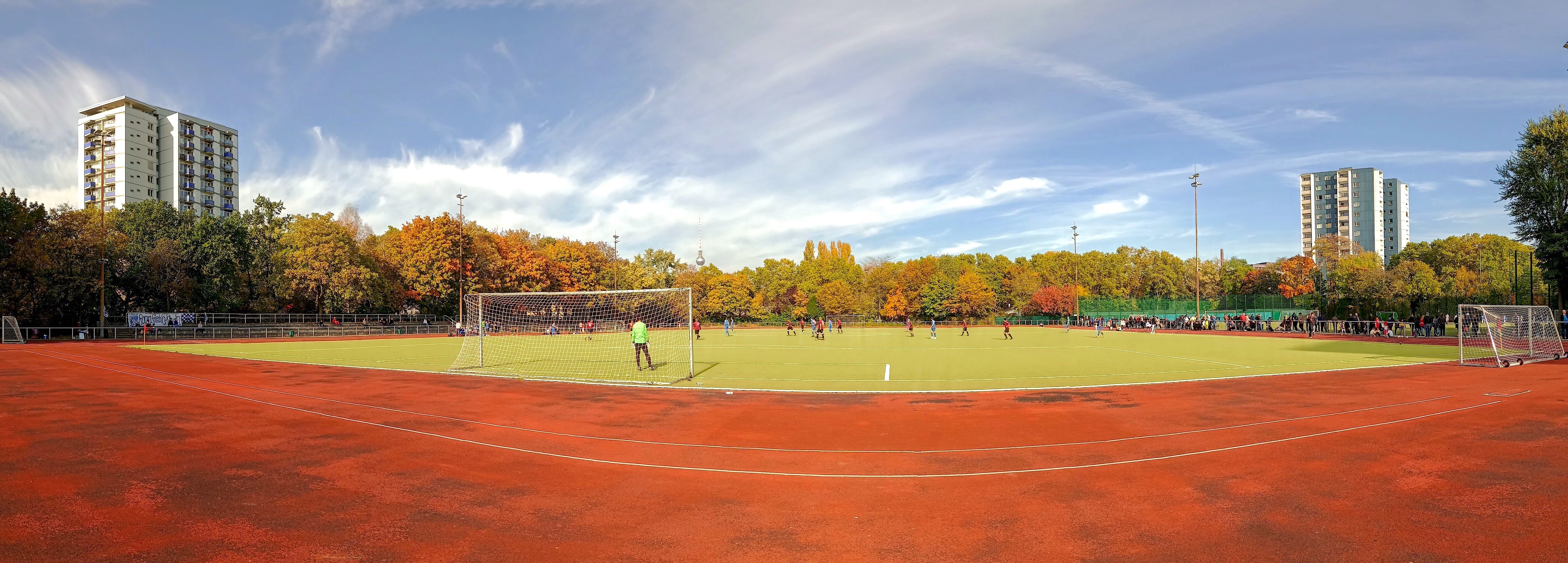 Sportplatz Lobeckstraße: SG Blau-Weiß Friedrichshain – SpVgg Tiergarten II