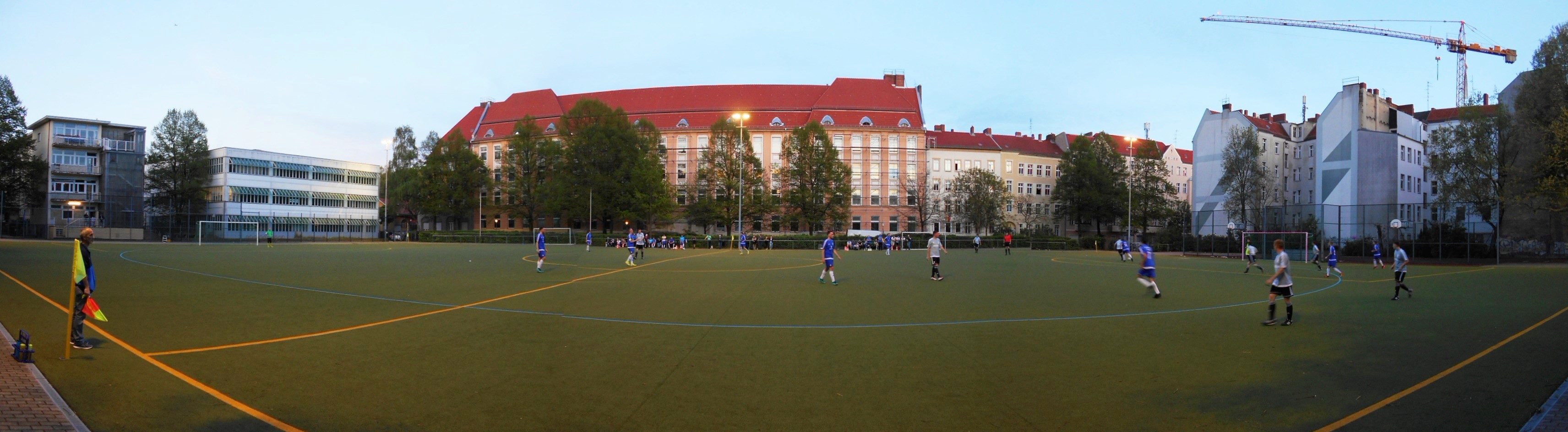 Sportplatz Ofener Straße: Weddinger FC Corso 99 / Vineta – TSV Eiche Köpenick