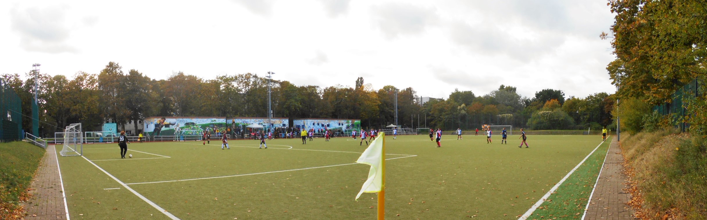 Sportplatz Wiener Straße: Auswahl Kreuzberg – Auswahl Friedrichshain