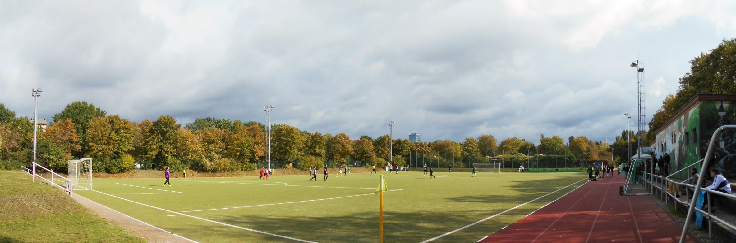 Sportplatz Wiener Straße: Auswahl Kreuzberg – Auswahl Friedrichshain