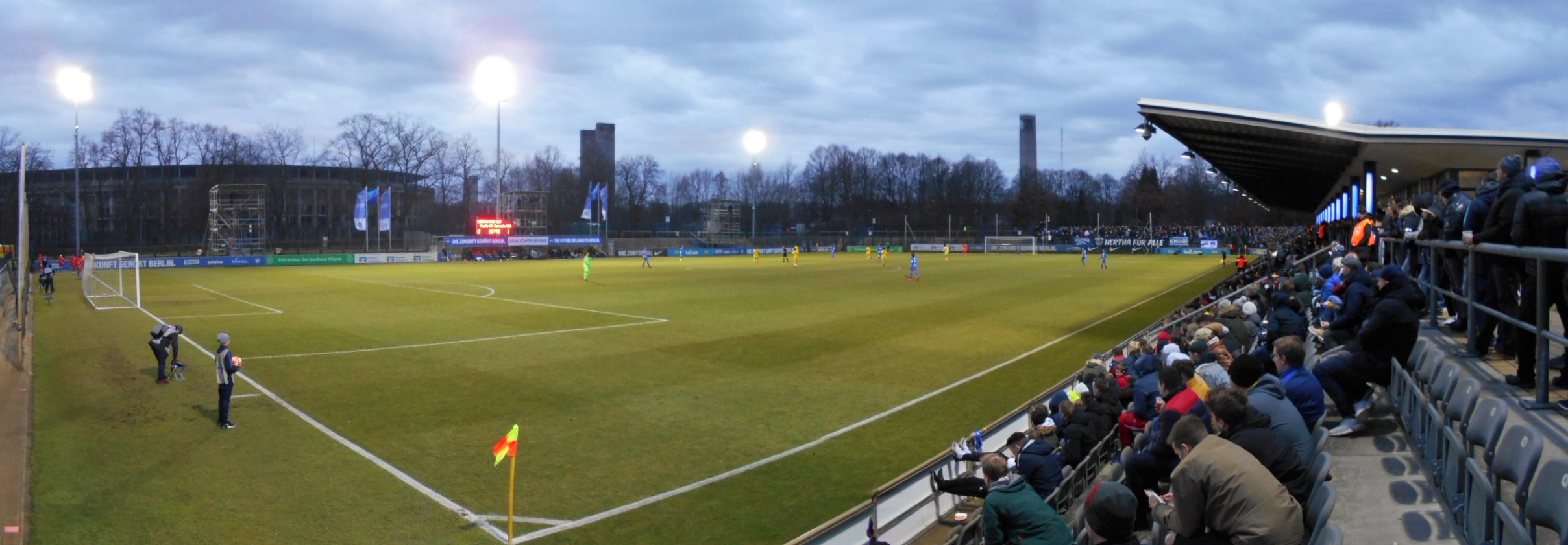 Stadion am Wurfplatz: Hertha Berliner SC – Paris Saint-Germain FC