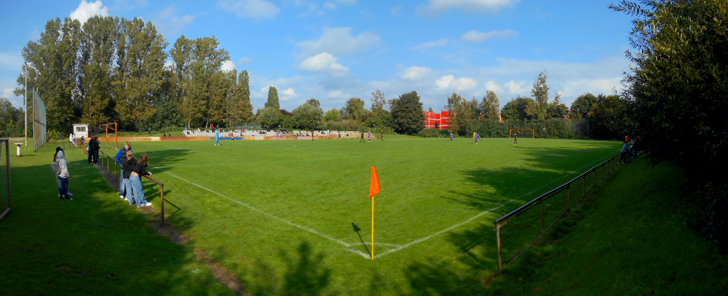 Stadion an der Landesgrenze: FC Türkiye Wilhelmsburg – Hamburg-Eimsbütteler BC