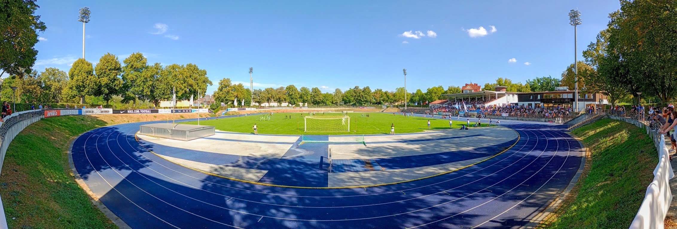 Stadion Lichterfelde: FC Viktoria 1889 Berlin – 1. FFC Turbine Potsdam