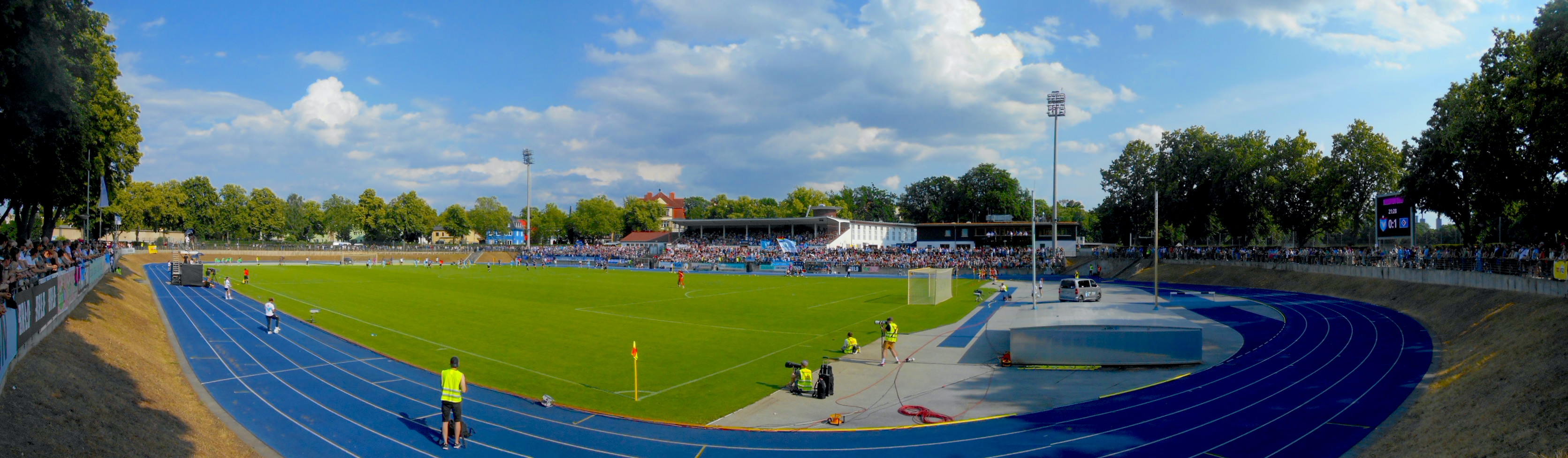 Stadion Lichterfelde: FC Viktoria 1889 Berlin – Hamburger SV