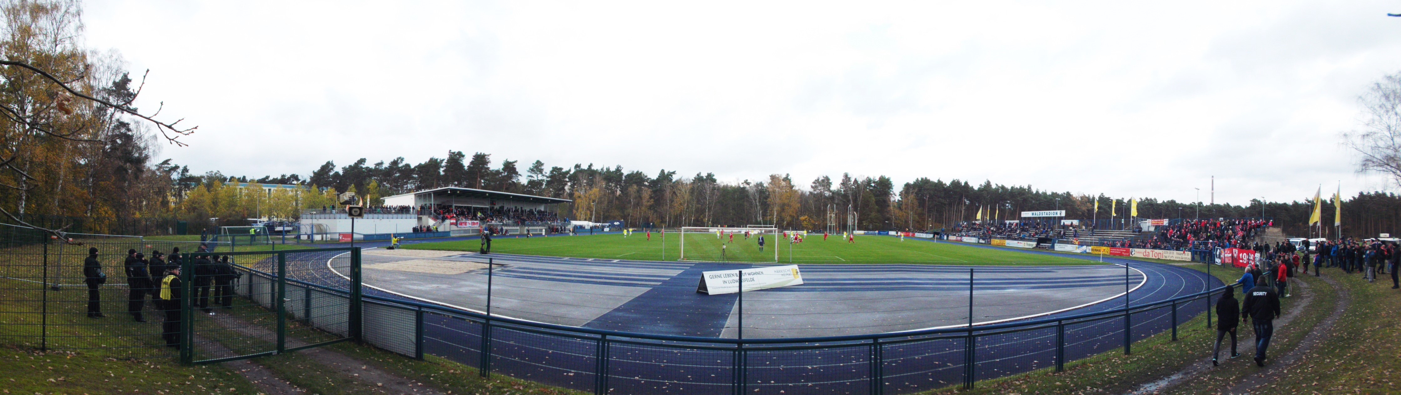 Waldstadion: Ludwigsfelder FC – FC Energie Cottbus