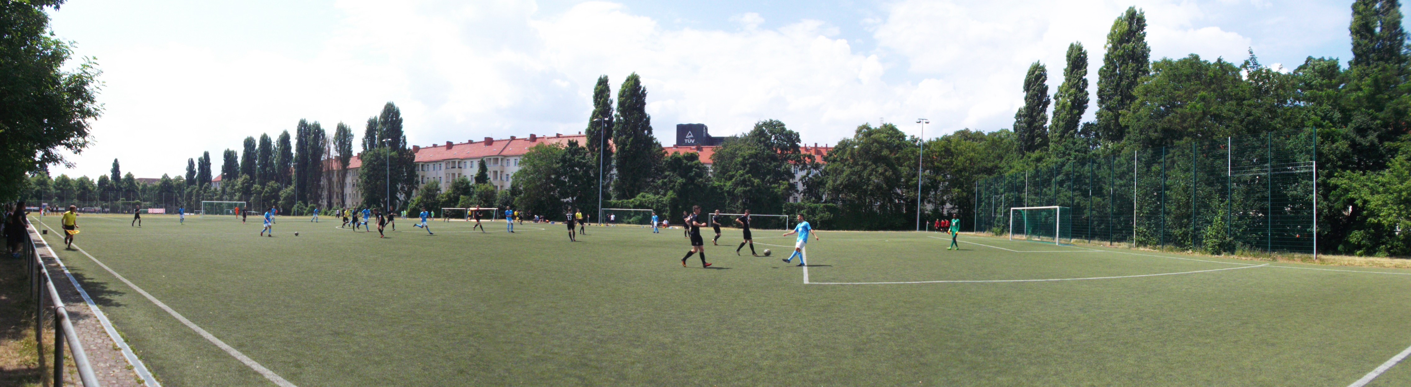Friedrich-Ebert-Stadion: FC Viktoria 1889 Berlin Lichterfelde-Tempelhof – FC Energie Cottbus