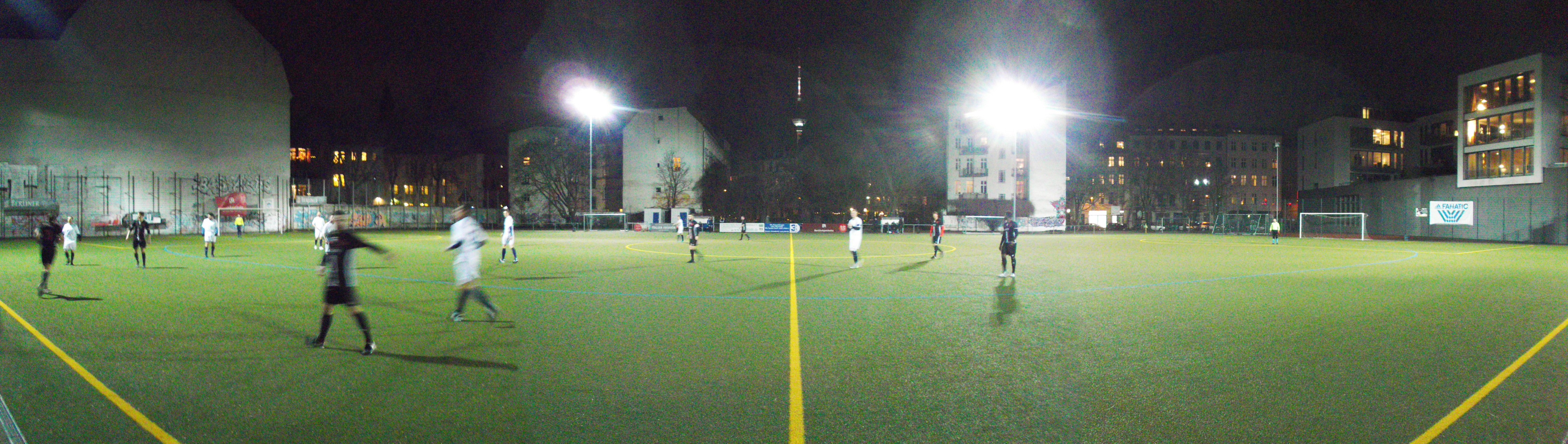 Sportplatz Kleine Hamburger Straße: SV Blau Weiß Berolina Mitte – FC Brandenburg 03 Berlin