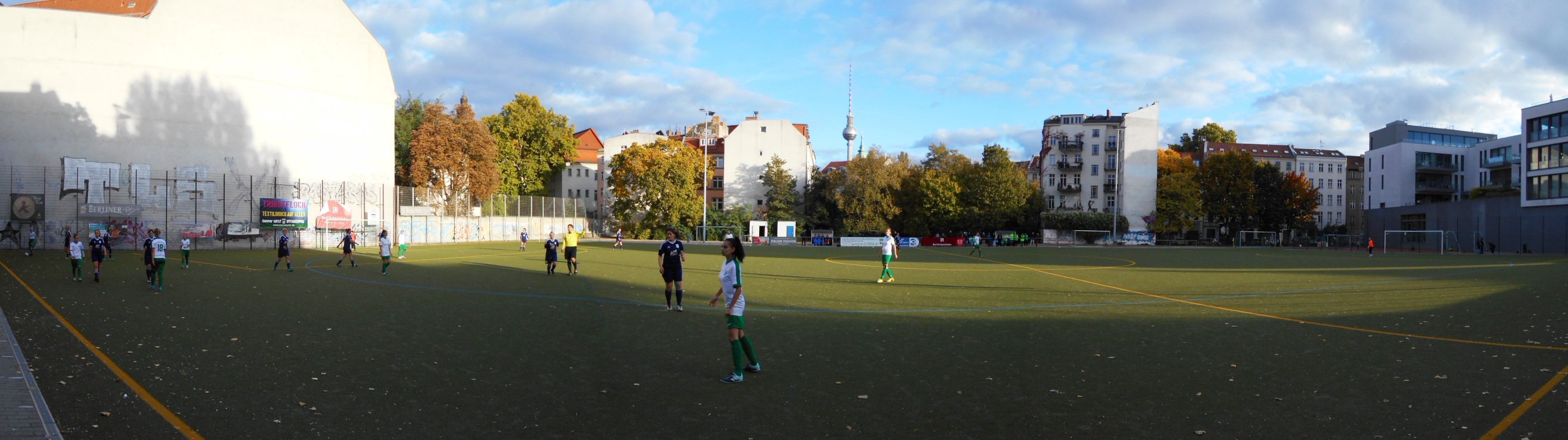 Sportplatz Kleine Hamburger Straße: SV Blau Weiß Berolina Mitte II – Berliner SV Grün-Weiss Neukölln II